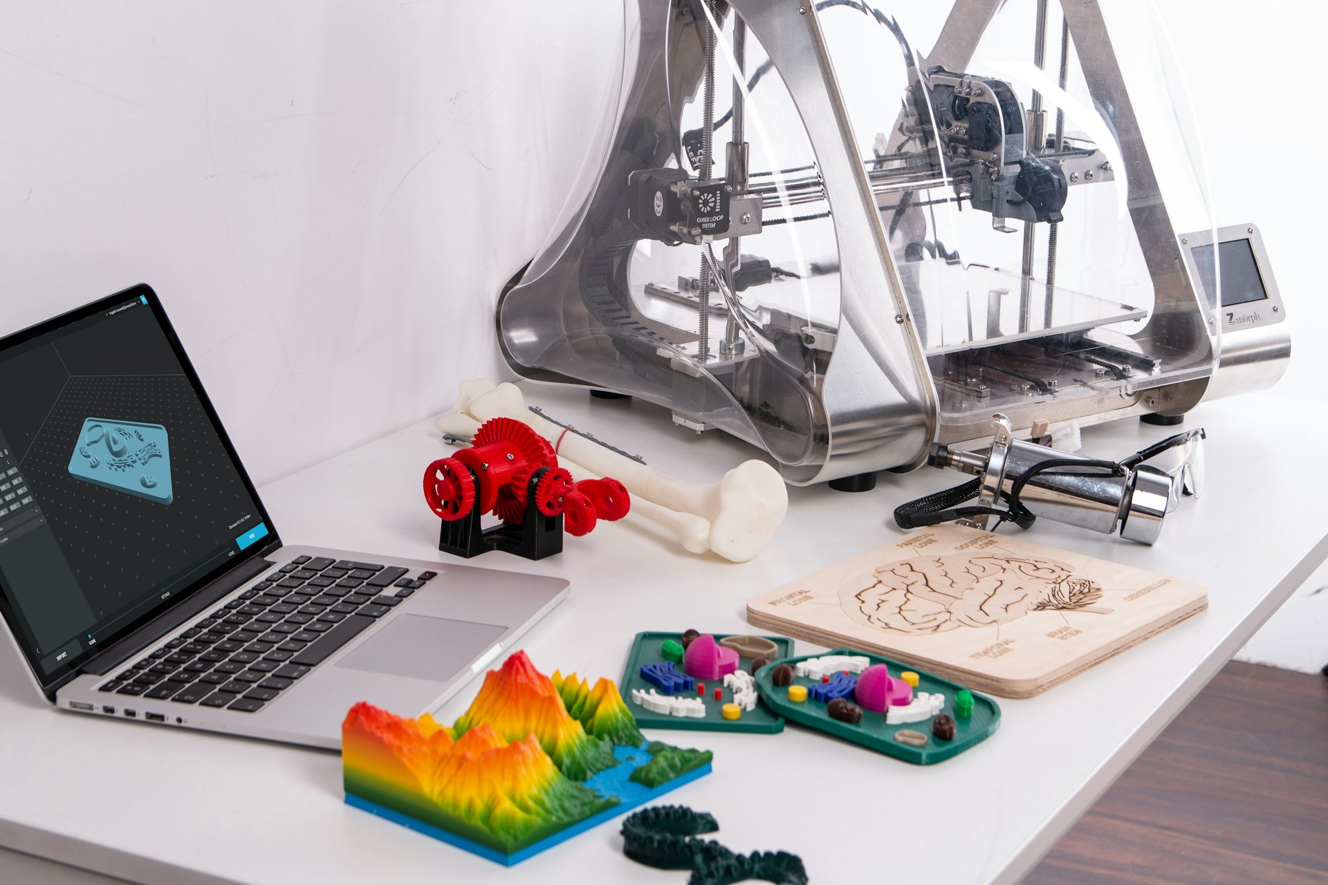 3D printing education and print services